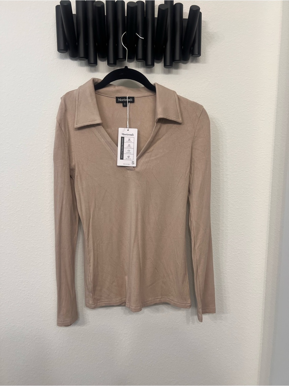 Long-Sleeve Ribbed Polo Top in Taupe